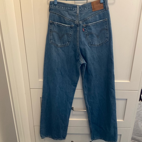 Levi's High Loose Women's High-Rise Wide Leg Jeans in Medium Blue Denim - Picture 6 of 8